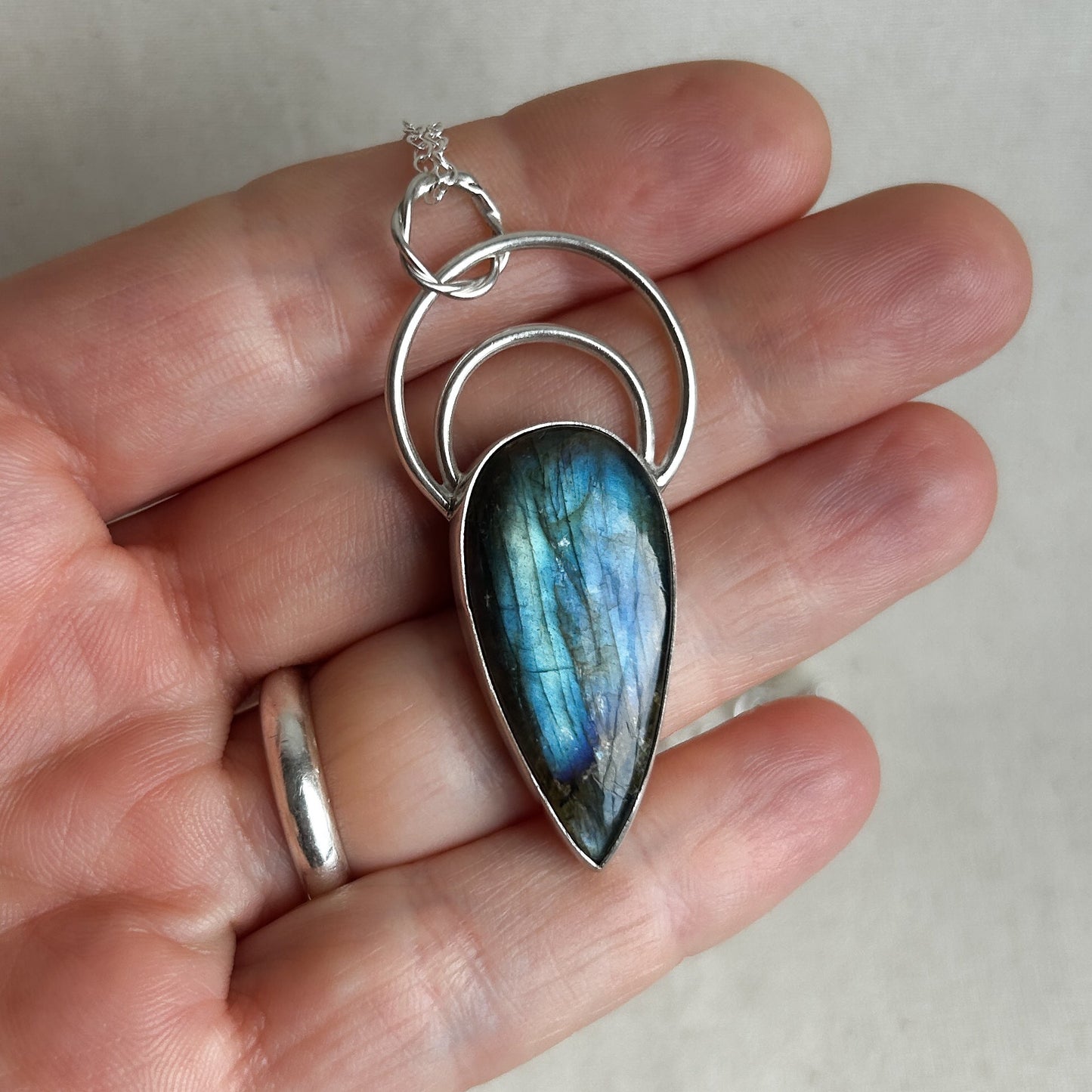 Silver Labradorite Pendant
