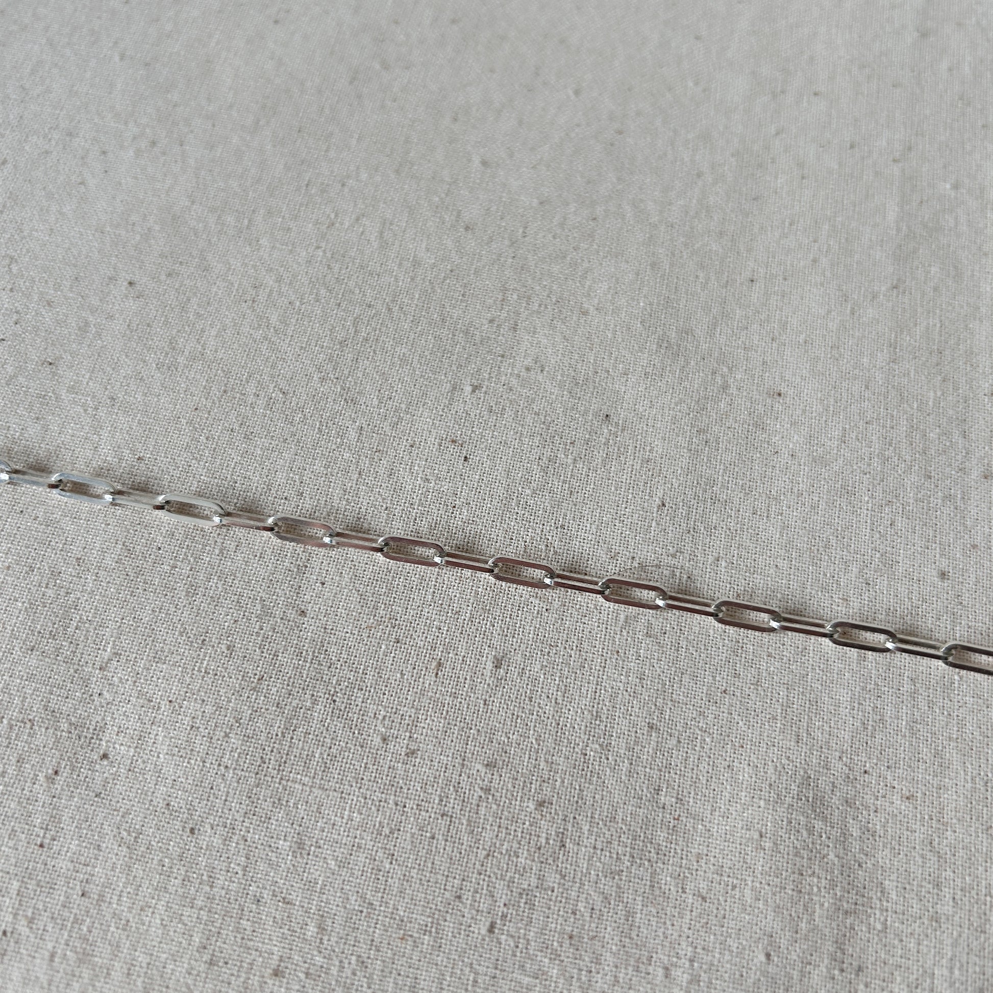 Paperclip style chain 