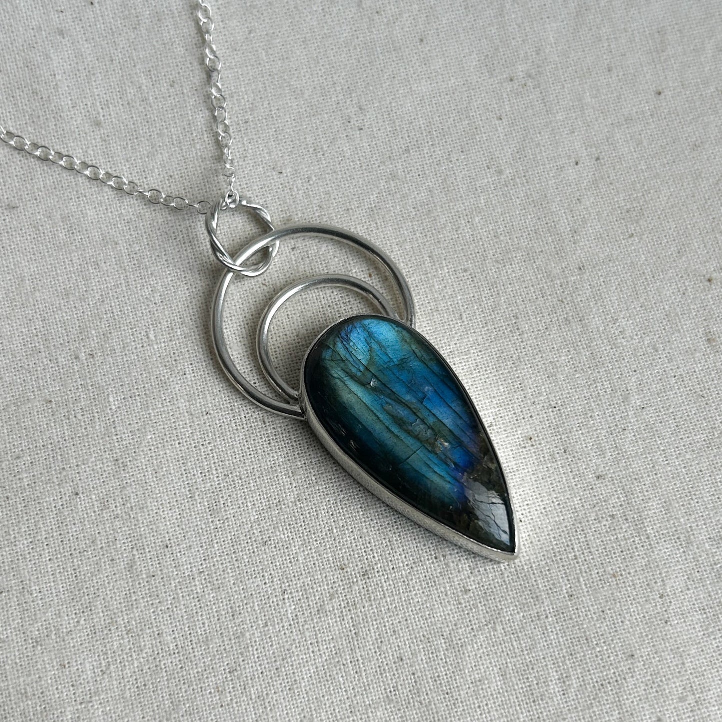 Silver Labradorite Pendant